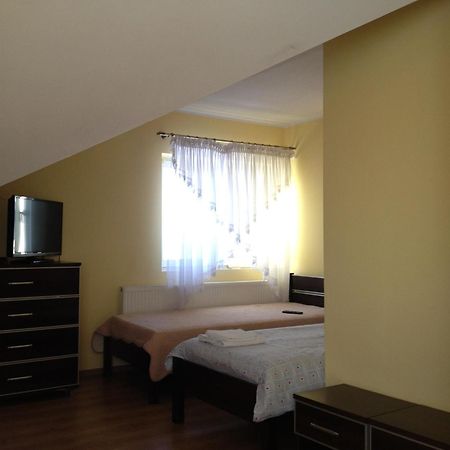 Bełchatów Laura B&B 객실 사진