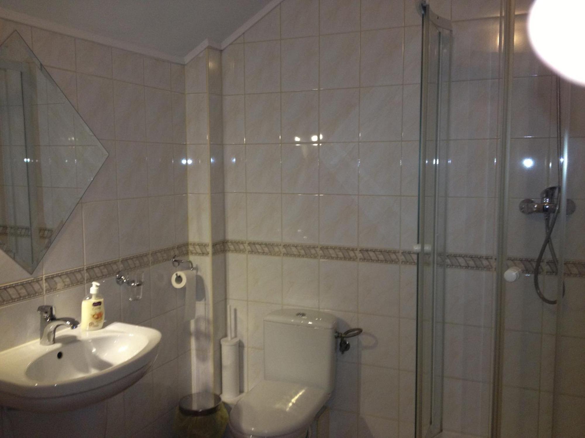 Bełchatów Laura B&B 객실 사진