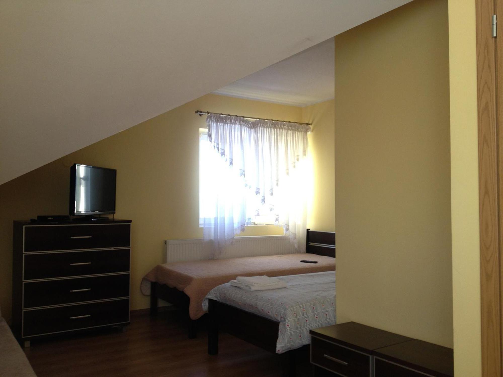 Bełchatów Laura B&B 객실 사진
