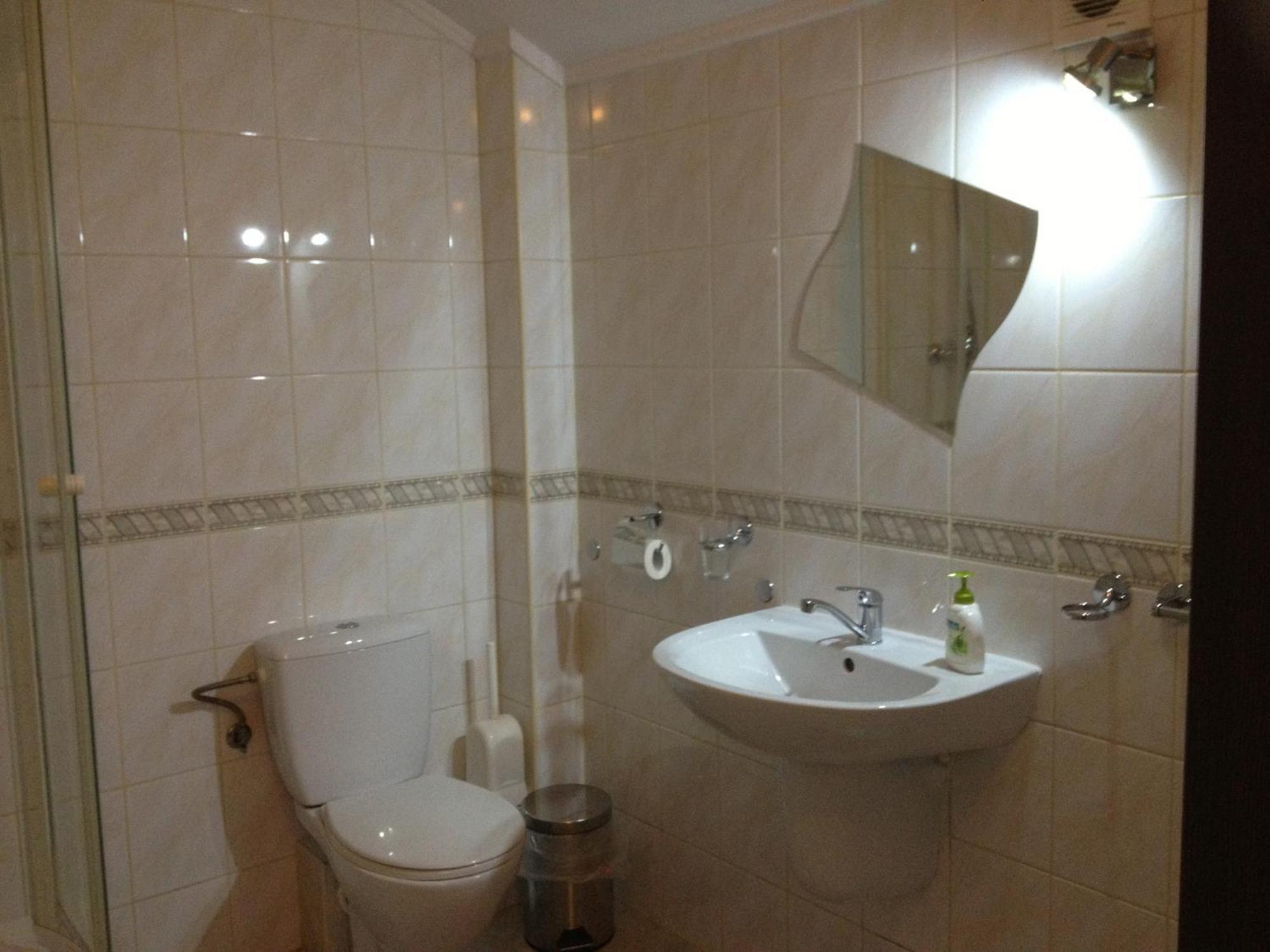 Bełchatów Laura B&B 객실 사진